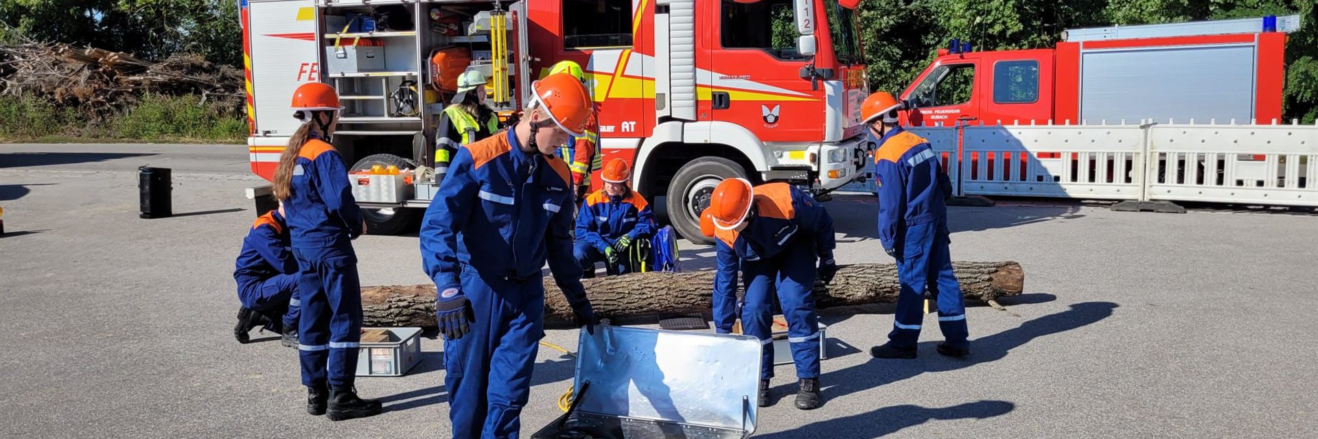 Jugendfeuerwehr bei einer technischen Übung