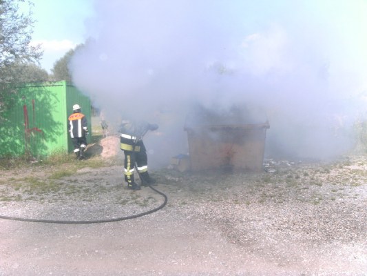 Foto zum Einsatz Containerbrand