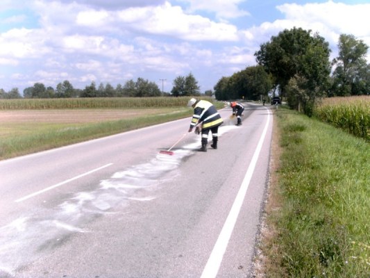 Foto zum Einsatz Ölspur auf der St 2074