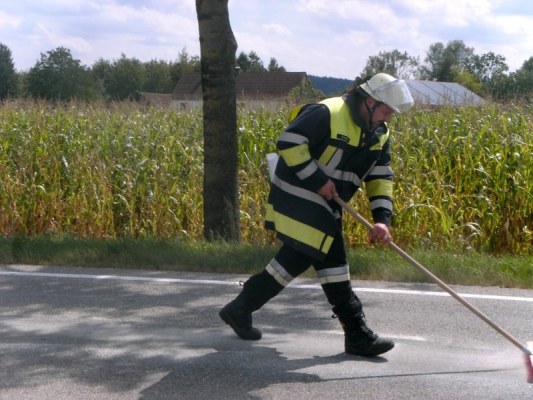 Foto zum Einsatz Ölspur auf der St 2074