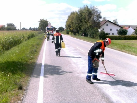 Foto zum Einsatz Ölspur auf der St 2074