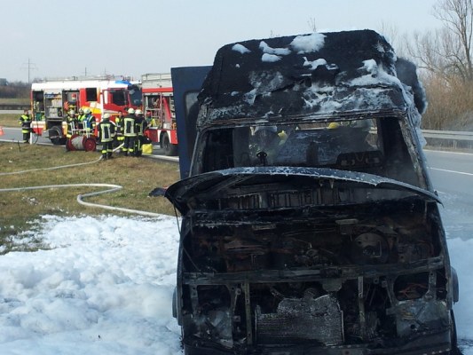 Foto zum Einsatz Transporter-Brand auf der A 92