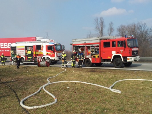 Foto zum Einsatz Transporter-Brand auf der A 92
