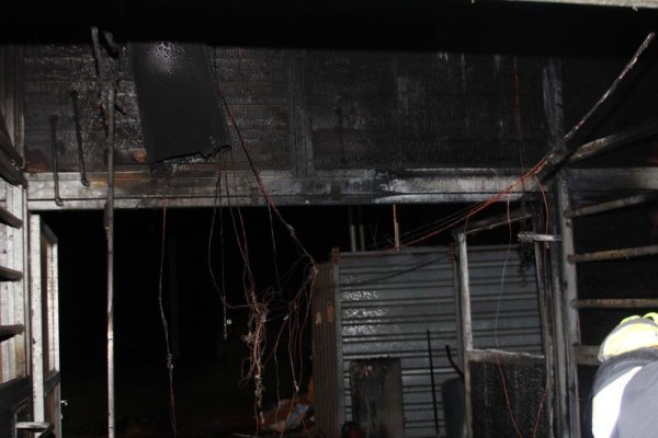 Foto zum Einsatz Erneuter Brand einer Pferdestallung