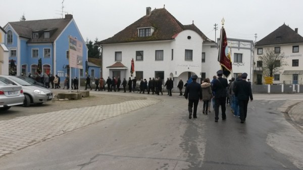Foto zum Einsatz Absicherung Kirchenzug[Volkstrauertag]