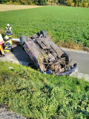 Foto zum Einsatz VU PKW Überschlagen