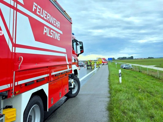 Foto zum Einsatz Verkehrsunfall auf der Autobahn