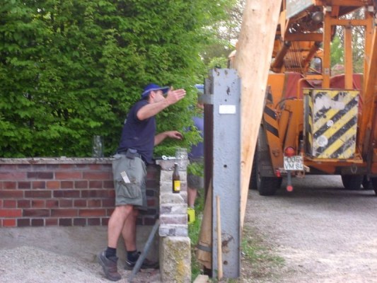 Foto zum Termin Maibaum einholen und aufstellen