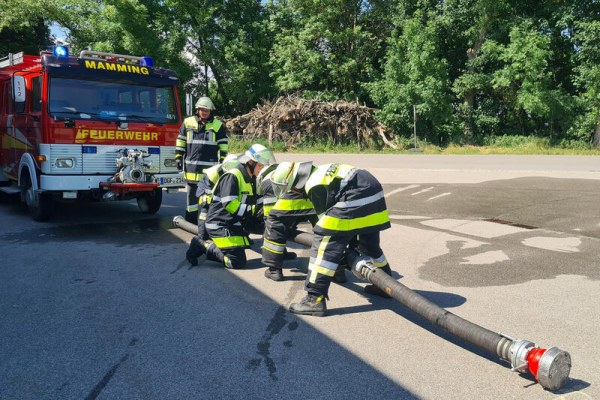 Foto zum Termin Leistungsprüfung: Gruppe im Löscheinsatz