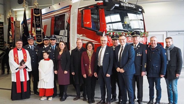 Foto zum Termin Fahrzeugweihe TLF 3000 ST