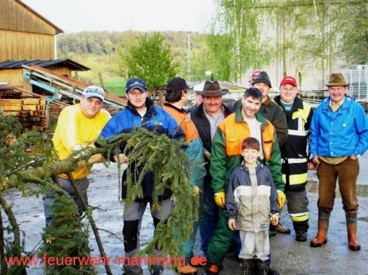 Foto zum Termin Maibaum holen
