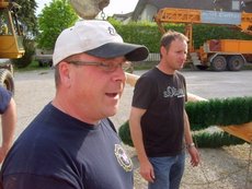 Maibaum einholen und aufstellen