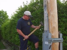 Maibaum einholen und aufstellen