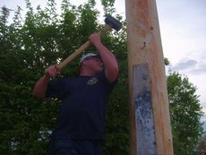 Maibaum einholen und aufstellen