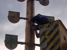 Maibaum einholen und aufstellen